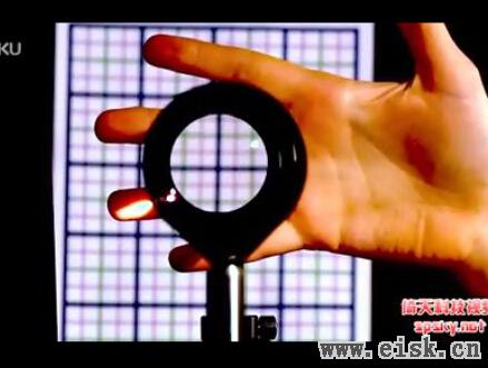 美国发明3D隐形斗篷 成本不到100美元